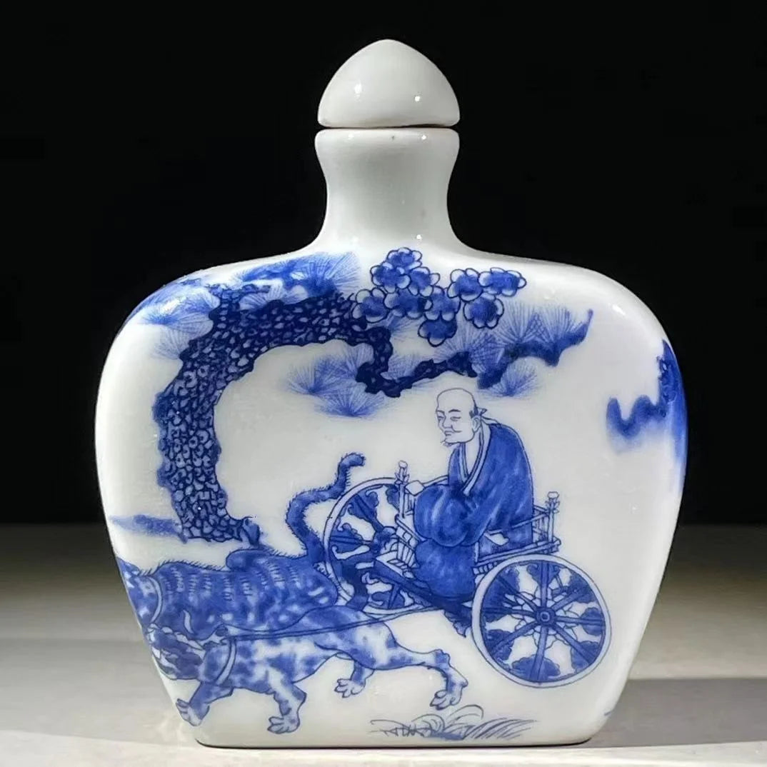 Chinese antique Qianlong style blue and white figure carriage snuff bottle exquisite handicrafts