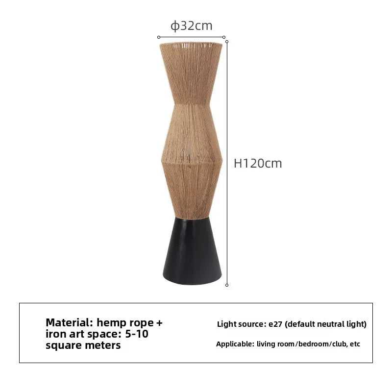 Japanische Wabi-Sabi Bodenlampe aus geflochtenem Rattan