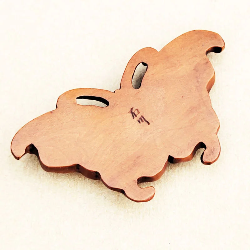 5 cm Buchsbaum Schmetterling Netsuke – Japanische Miniaturskulptur