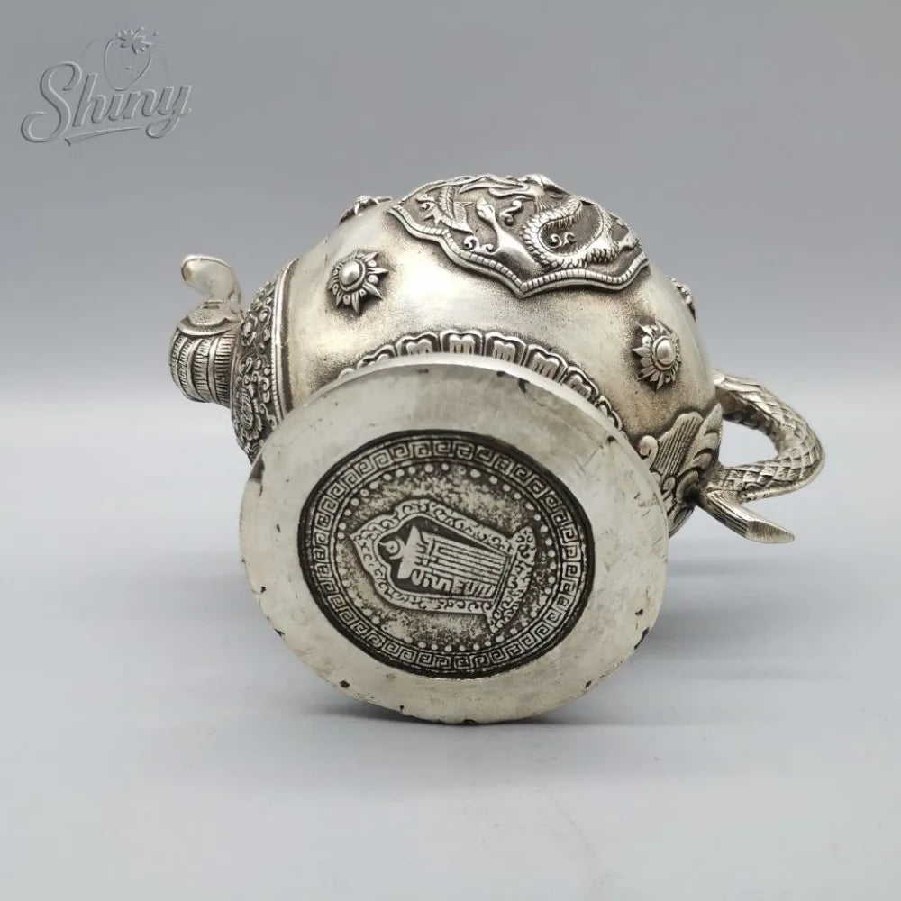 Exquisite alte chinesische Tibet Silber handgeschnitzte Drachenflasche / Teekanne