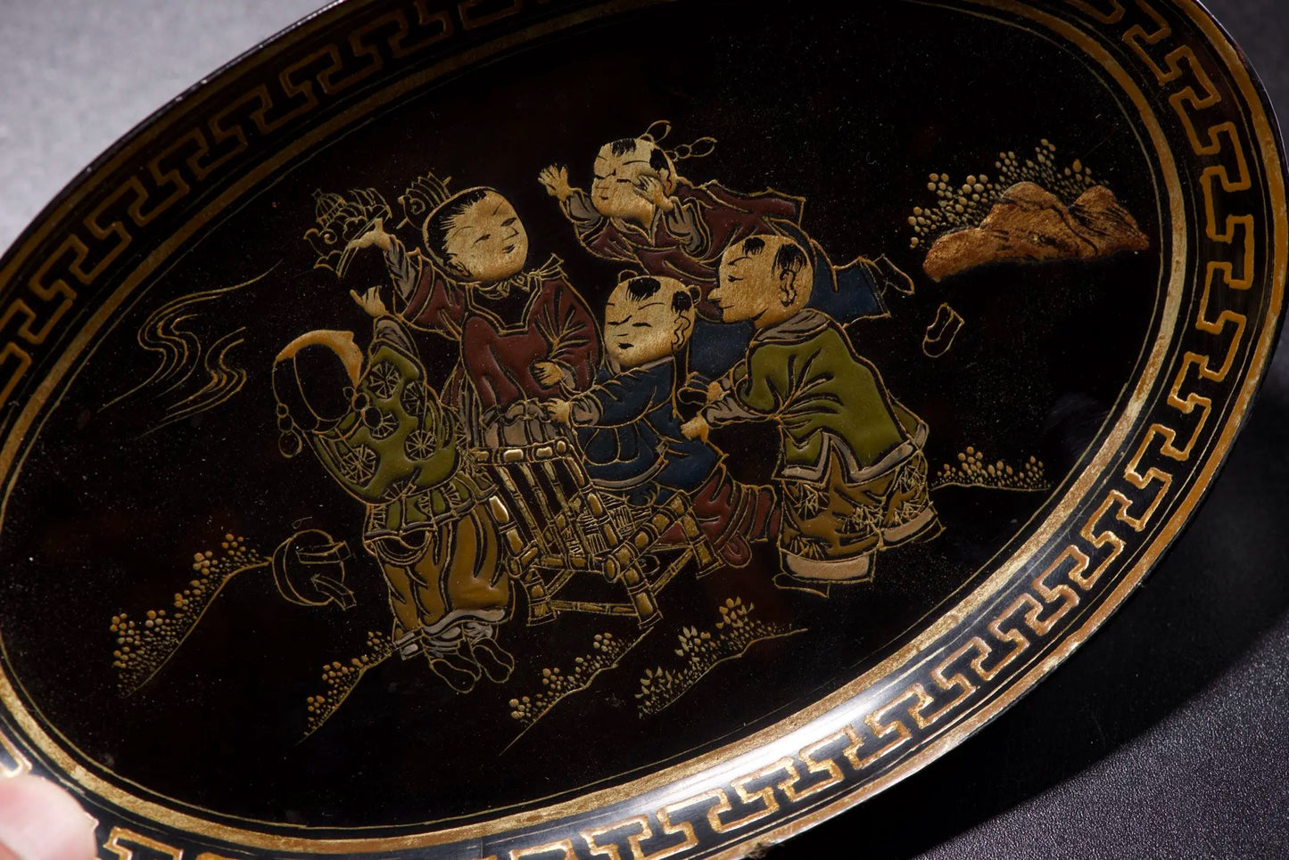 Altes Holz Lackware Umriss in Gold Kindermuster Fünf Segnungen Linmen Teller Belohnungsteller Paravent Wenfang Teller Reichtum ansammeln