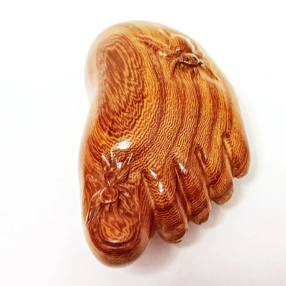 2" Rotes Sandelholz-Insekten auf Fuß-Netsuke – Japanische Miniatur