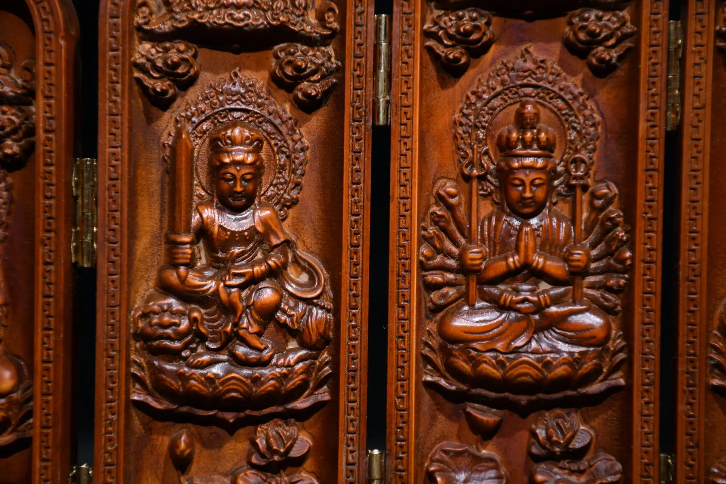 6"Tibetan Temple Collection Old Boxwood Guanyin Bodhisattva Eight Buddha Statue  Buddhist altar Three open boxes Office