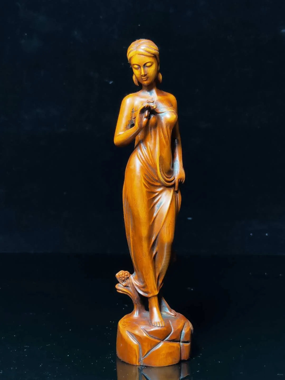 Buchsbaum „Sexy Girl“ Netsuke-Figur – Japanische/Chinesische Miniatur