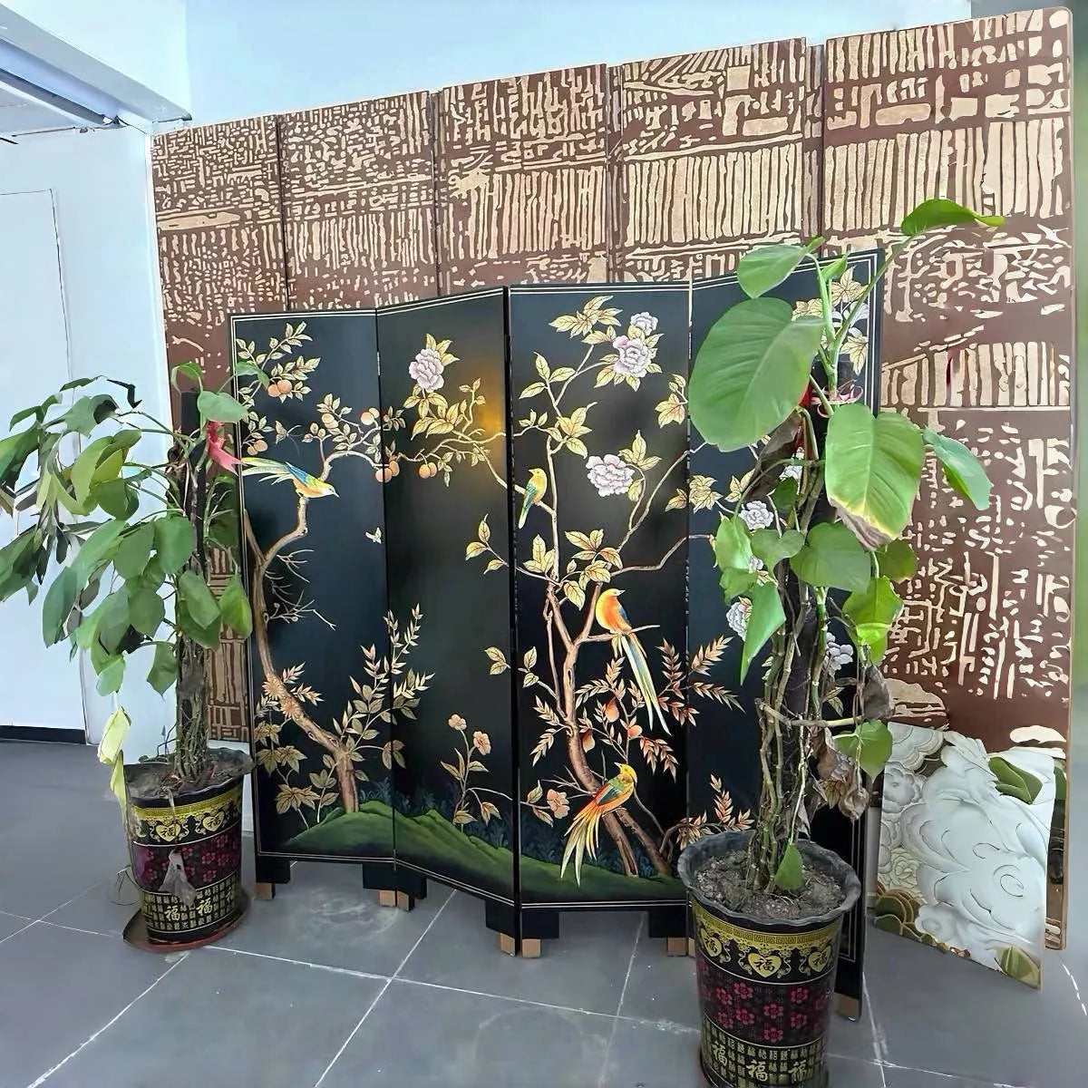 Hand-Painted Black Lacquer Relief Folding Screen – 4-Panel Flower & Bird Room Divider