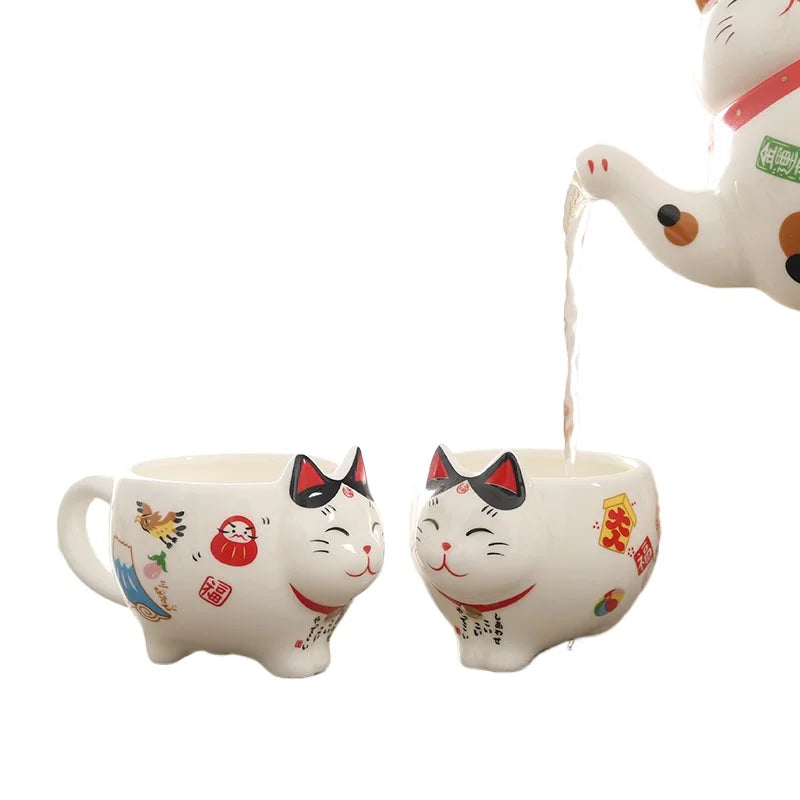 Japanese Lucky Cat Porcelain Tea Set – Cute Maneki-Neko Teapot & Cups with Strainer