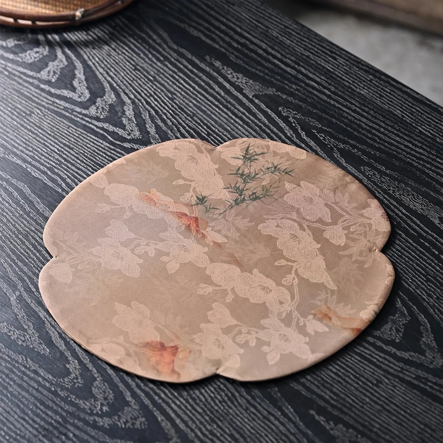 Handgemachte chinesische Zen-Wolken Seidentischmatte – Asiatische Heimdekoration