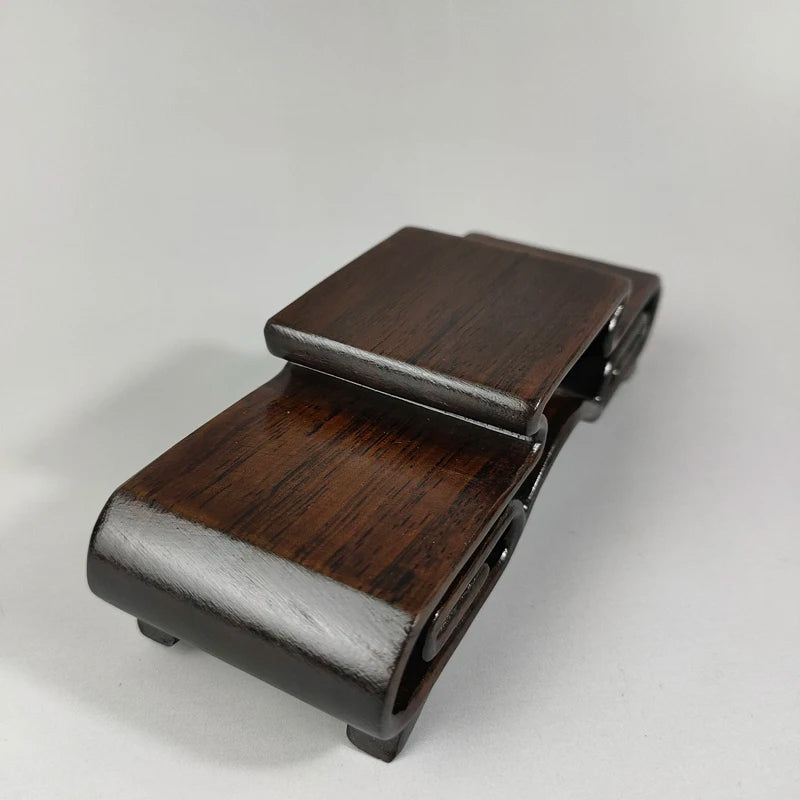 Handgefertigter Dreifach-Präsentationsständer aus Holz – für Schnupftabakflaschen & Figuren