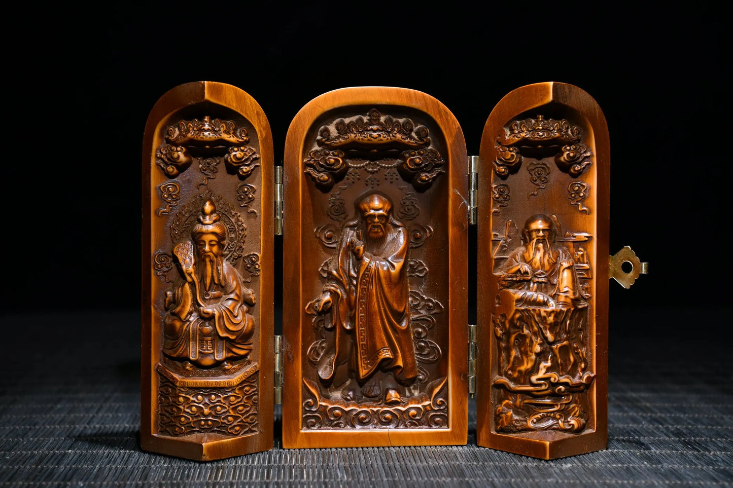 Tibetan Temple Boxwood Laozi Statue – Taishang Laojun with Three Open Boxes (4")