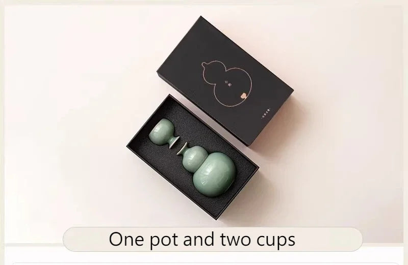 Ceramic Gourd-Shaped Sake & Wine Set – Chinese-Style Hulu Carafe & Cups in Gift Box