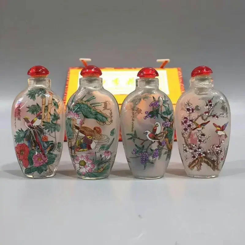 Innenbemalte Schnupftabakflaschen mit Blumen- und Vogelmotiven – 4er-Set mit Schatulle
