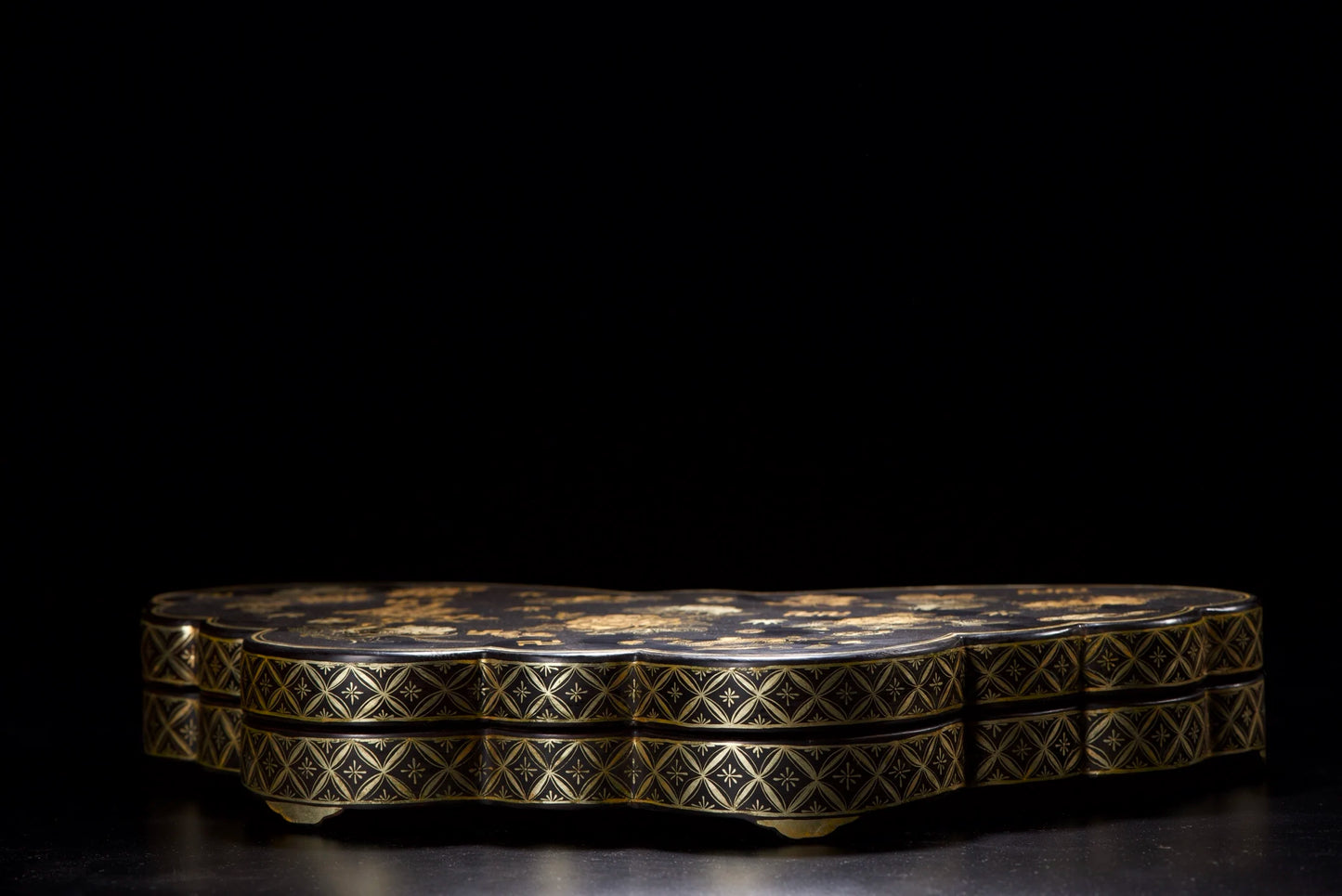 Vintage Wood Butterfly Lacquer Box – Gold Buddha Symbol & Flower Pattern (House Guardian)