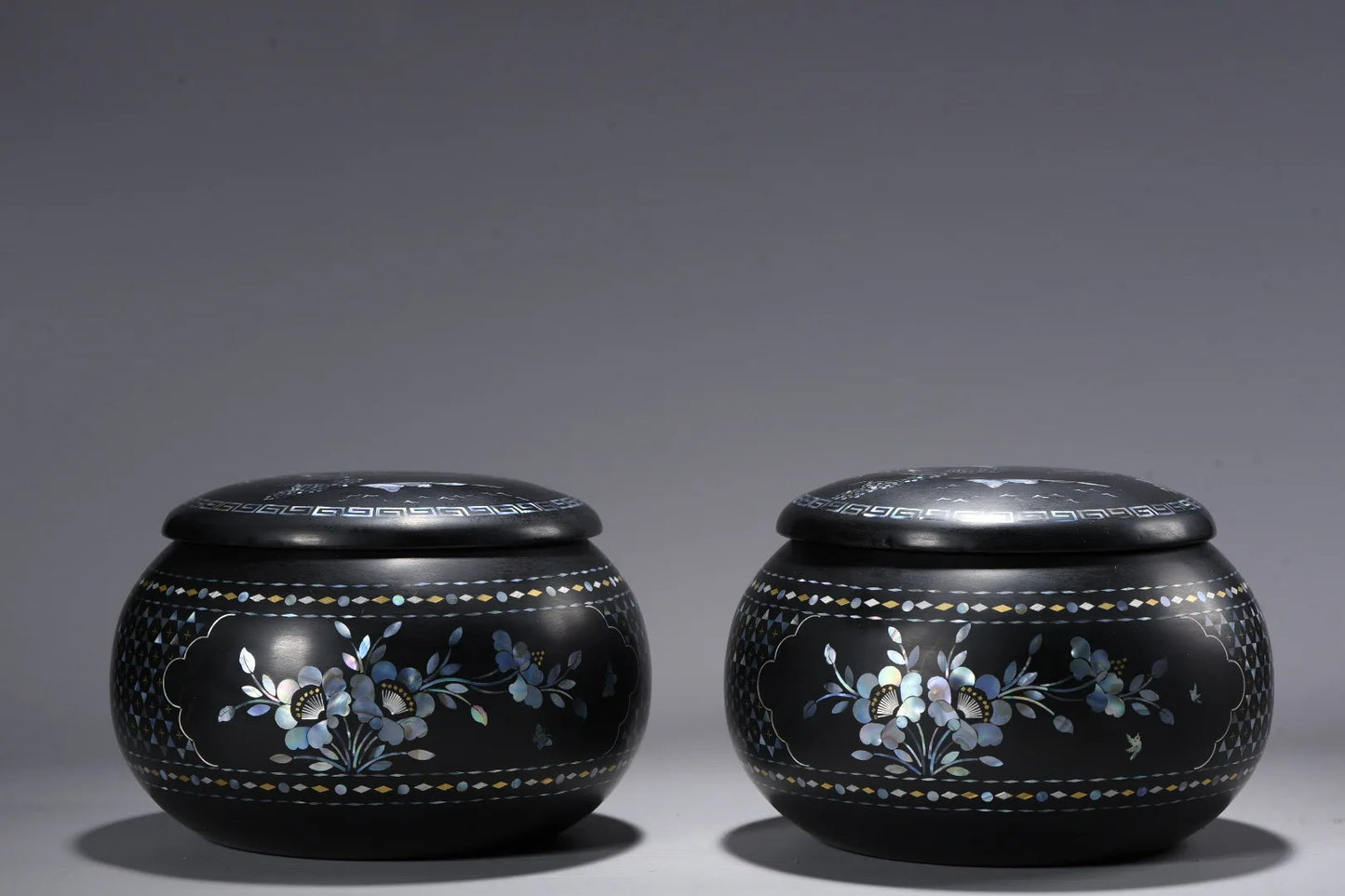 6" Tibetan Temple Mother‑of‑Pearl Inlay Lacquerware Go Can – Floral Chess Jar Pair