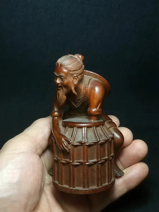 Estatuilla tallada a mano de un viejo pescador de boj japonés de 4 pulgadas, coleccionable como netsuke.