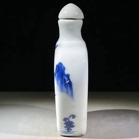 Antigua botella de rapé china estilo Qianlong de porcelana azul y blanca con figuras en carruaje, artesanía exquisita