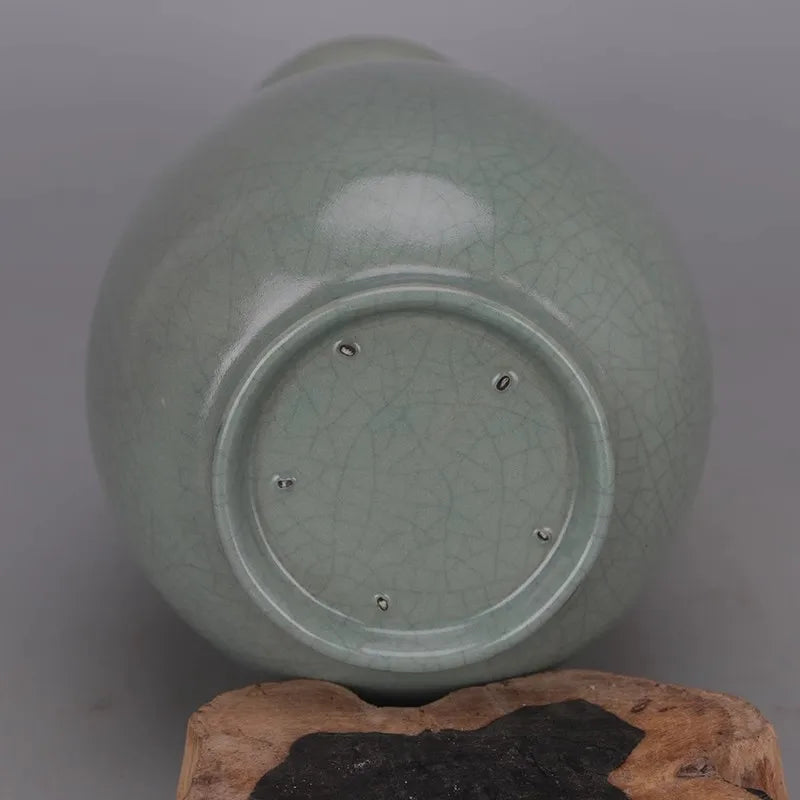 Seladon-Vase mit Bambusdekor – Qingliang-Tempel-Stil der Song-Dynastie