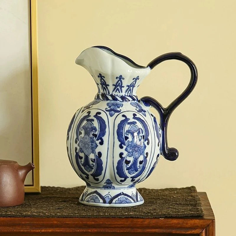 Exquisite Blue-and-White Porcelain Vase – Antique-Style Flower Container