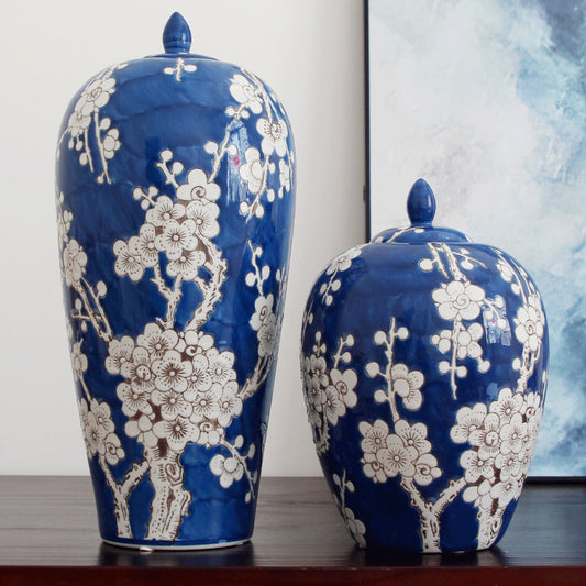Dekorative chinesische Porzellanvase in Blau-Weiß mit Goldakzenten