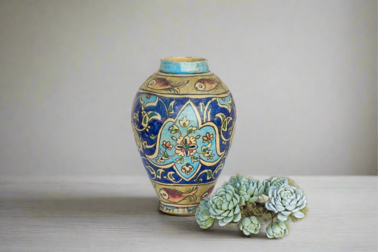 Beautiful Vintage Mughal Empire Painted Porcelain Vase