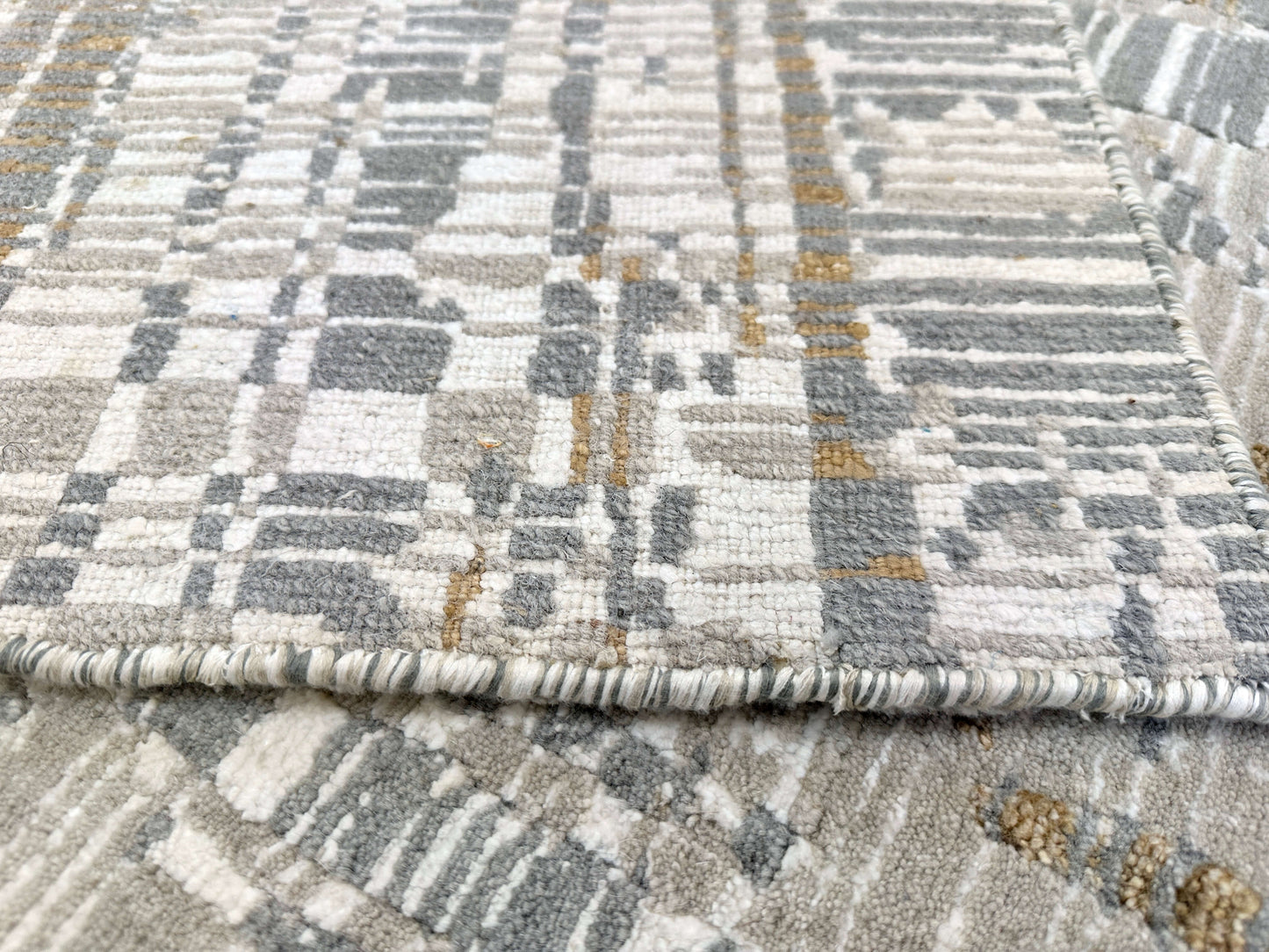 Contemporary Carved Tibetan 9x12 (ivory/gold/gray) Rug