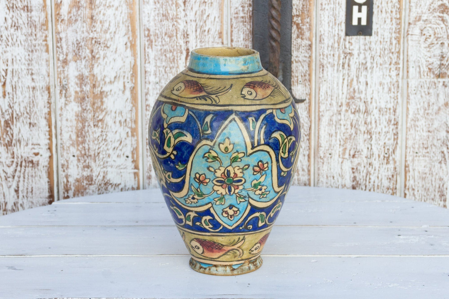 Beautiful Vintage Mughal Empire Painted Porcelain Vase