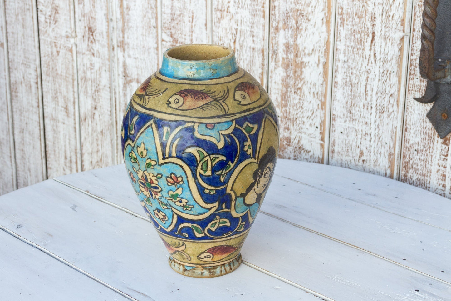 Beautiful Vintage Mughal Empire Painted Porcelain Vase