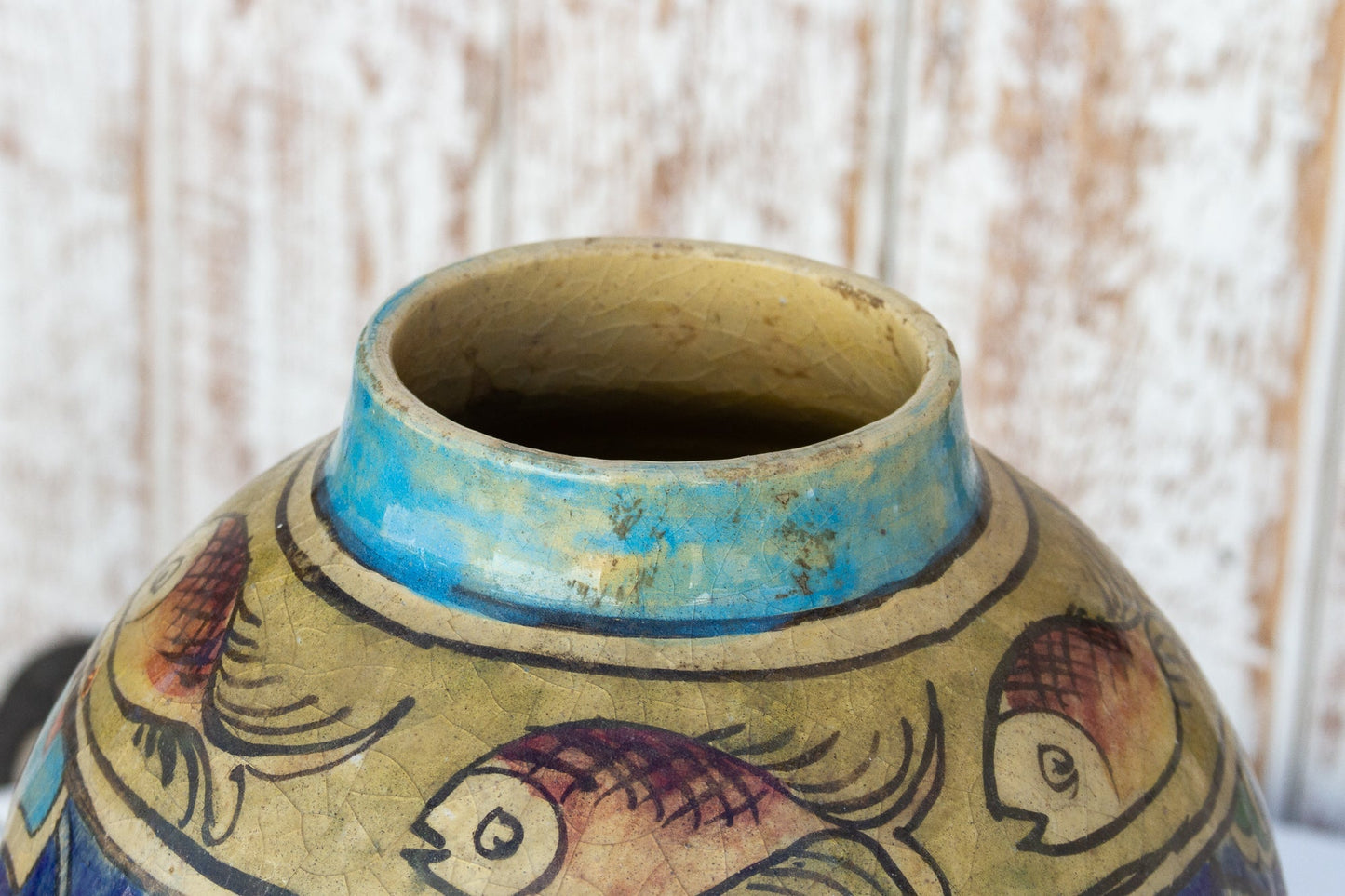 Beautiful Vintage Mughal Empire Painted Porcelain Vase