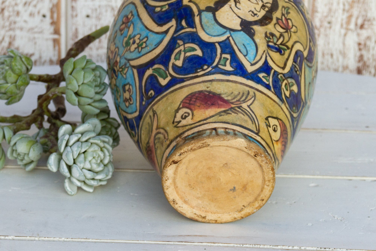 Beautiful Vintage Mughal Empire Painted Porcelain Vase