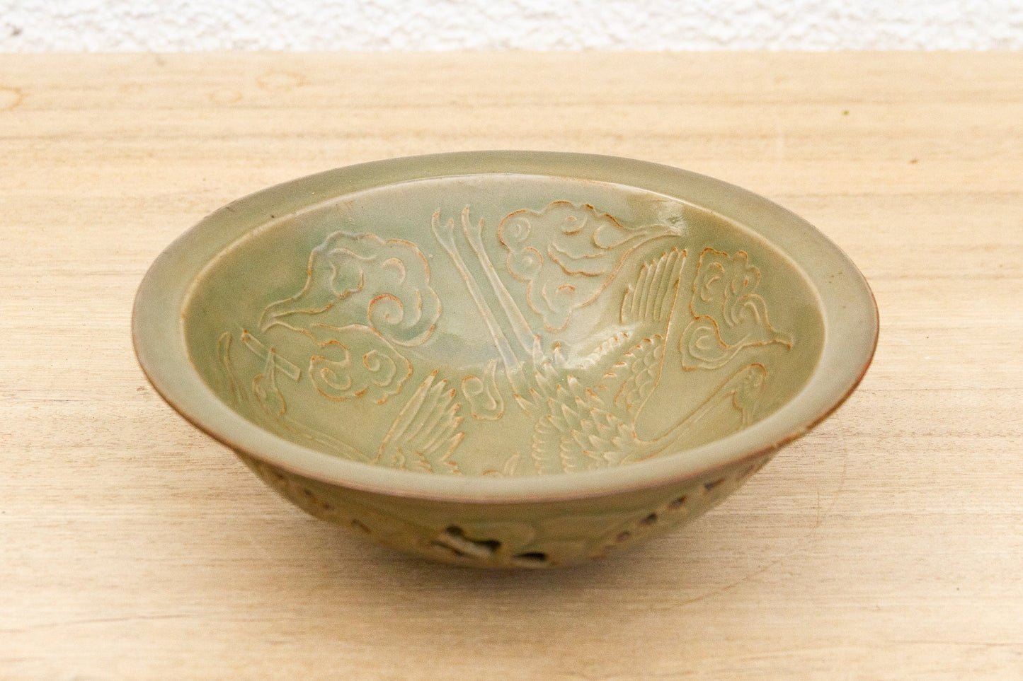 Antique Dragon Engraved Yaozhou Celadon Bowl