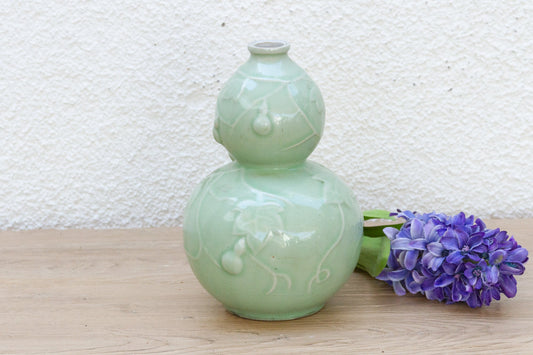 Antique Qing Dynasty Chinese Gourd Celadon Vase