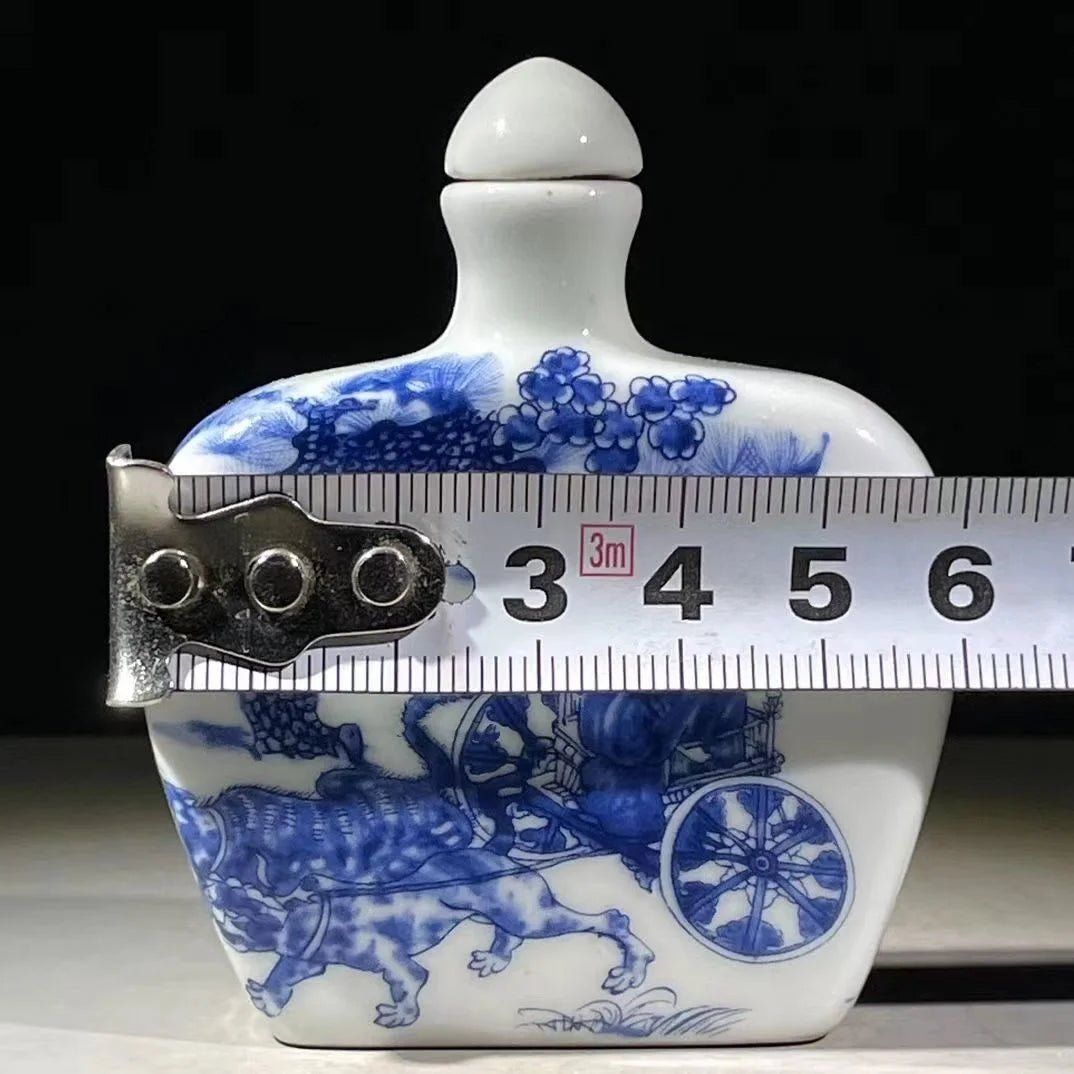 Chinese antique Qianlong style blue and white figure carriage snuff bottle exquisite handicrafts