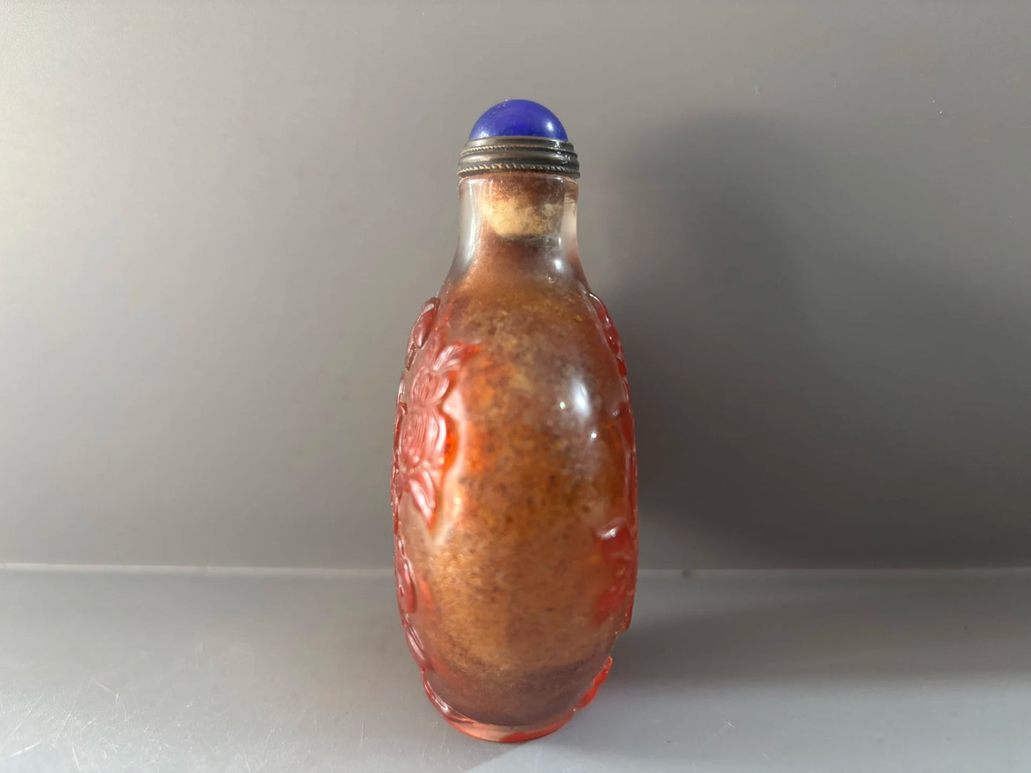 Orangeglasierte Chrysanthemen-Schnupftabakflasche – Chinesische Sammlerkunst