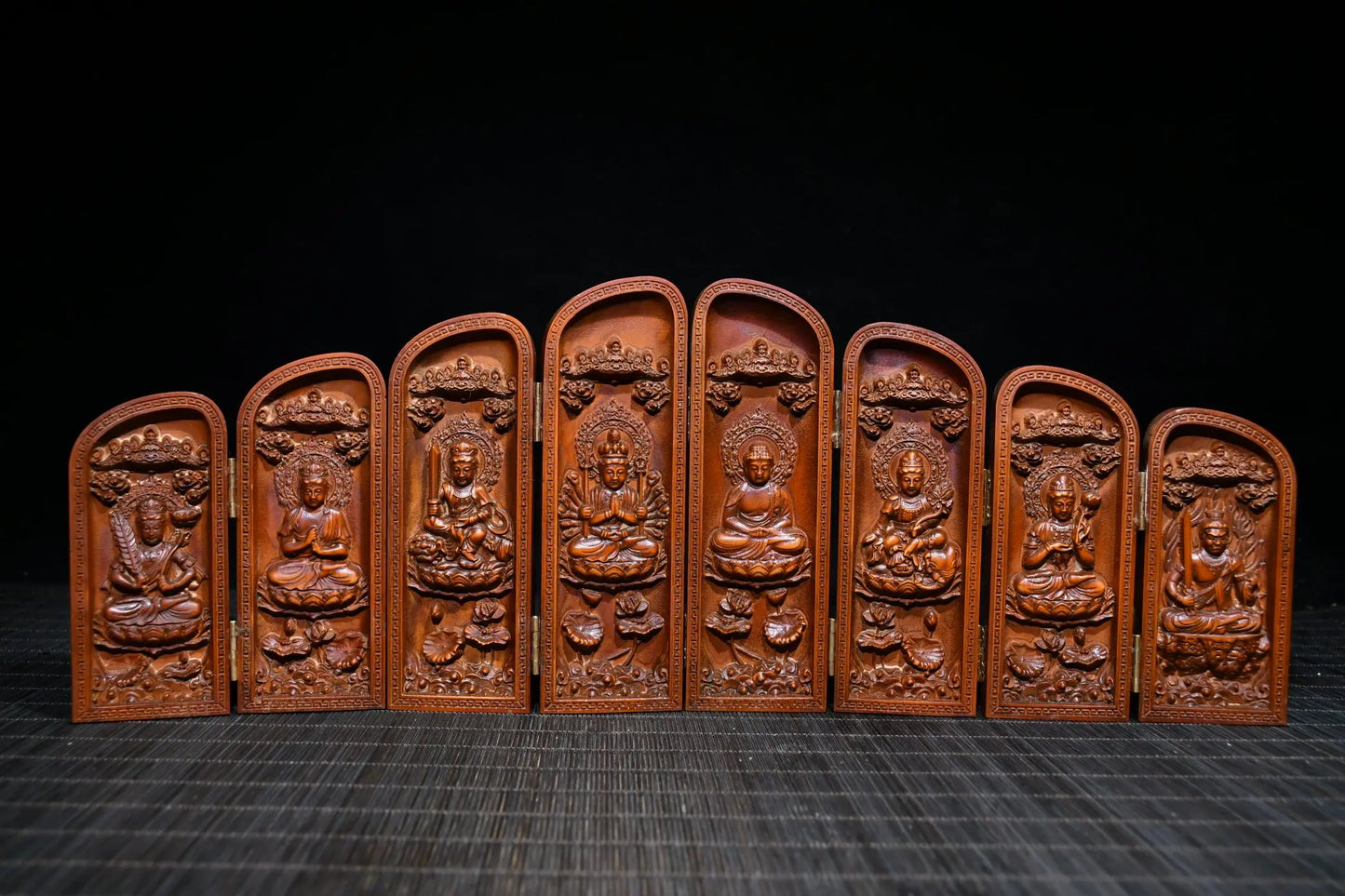 6"Tibetan Temple Collection Old Boxwood Guanyin Bodhisattva Eight Buddha Statue  Buddhist altar Three open boxes Office