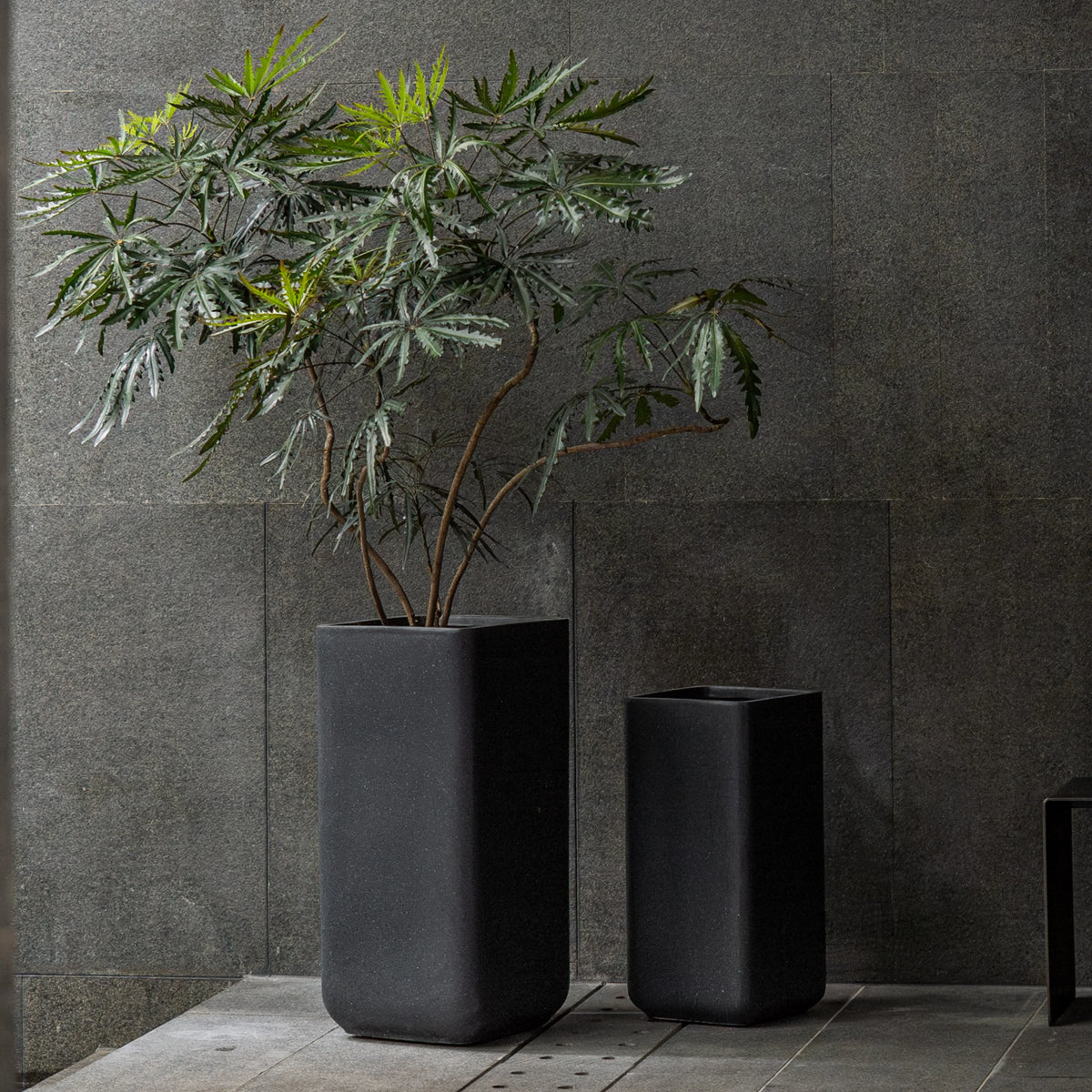 Large Ceramic-Finish Fiberglass Planter Pots – Indoor & Outdoor Garden Floor Planters