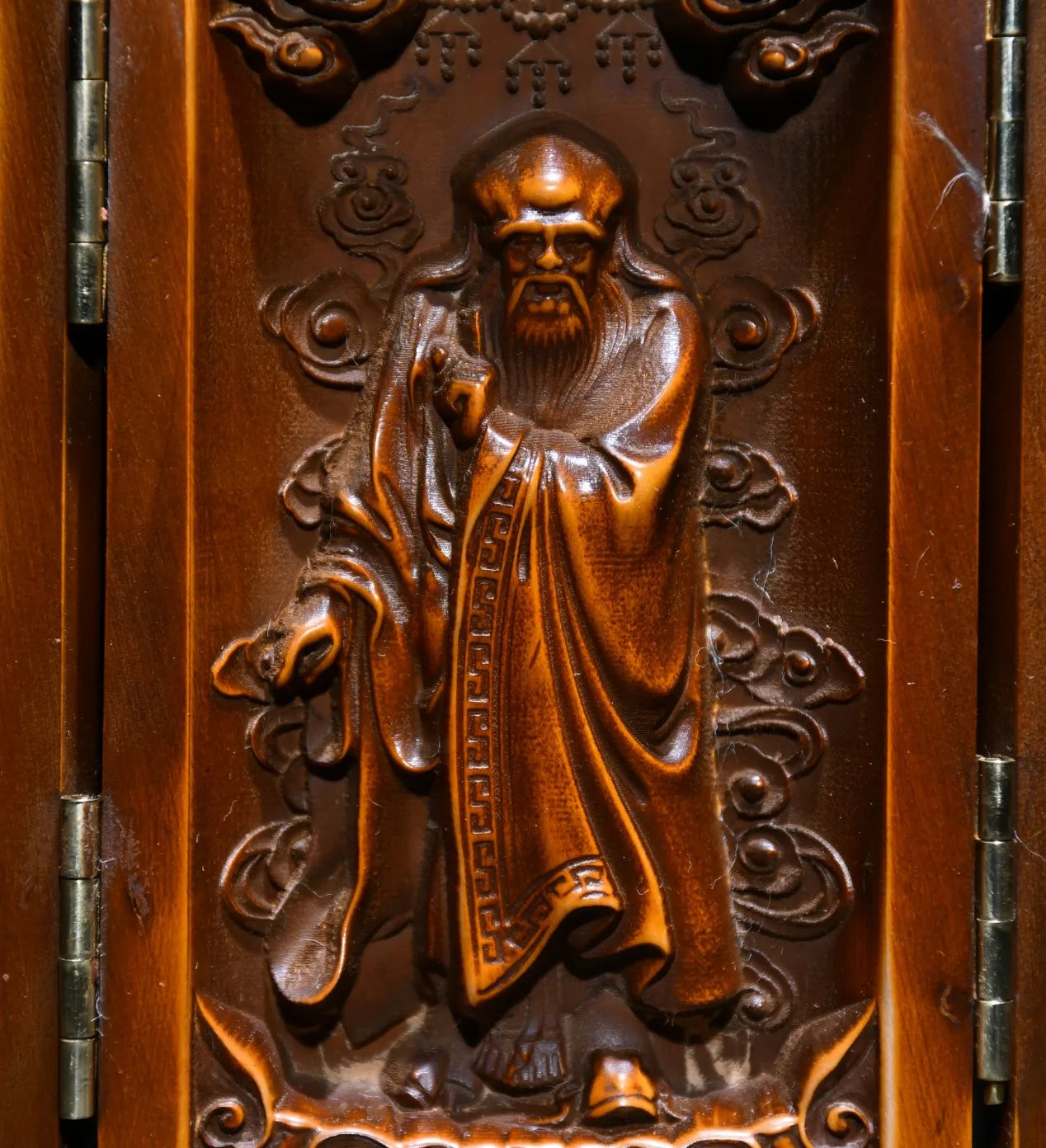 Tibetan Temple Boxwood Laozi Statue – Taishang Laojun with Three Open Boxes (4")