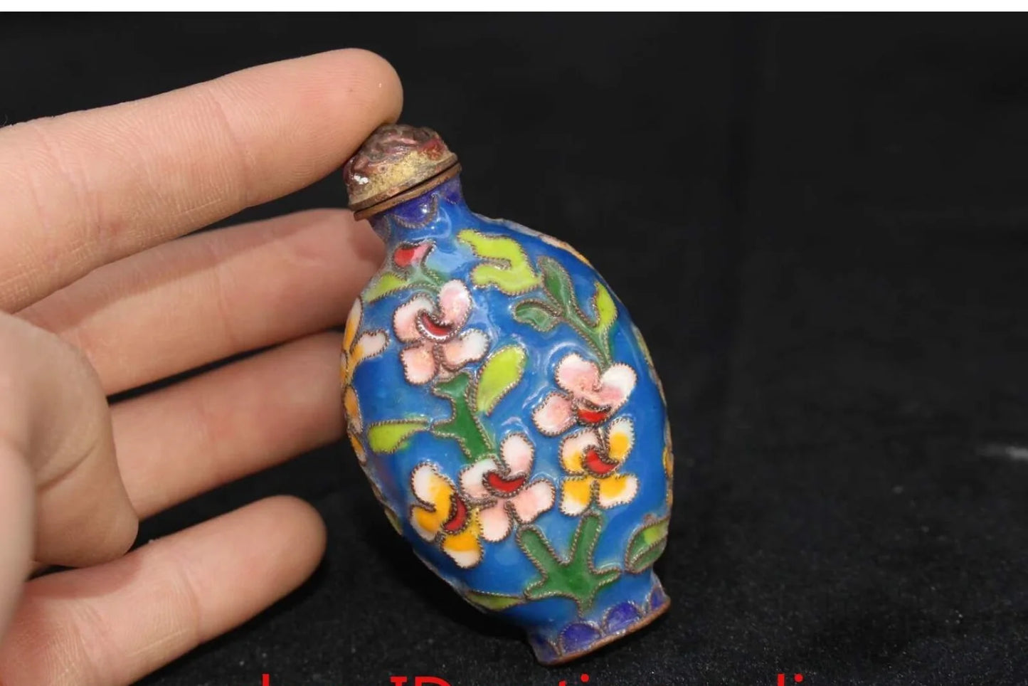 Chinesische Sammler-Schnupftabakflasche aus Bronze mit Filigran-Pflaumenblütenmuster